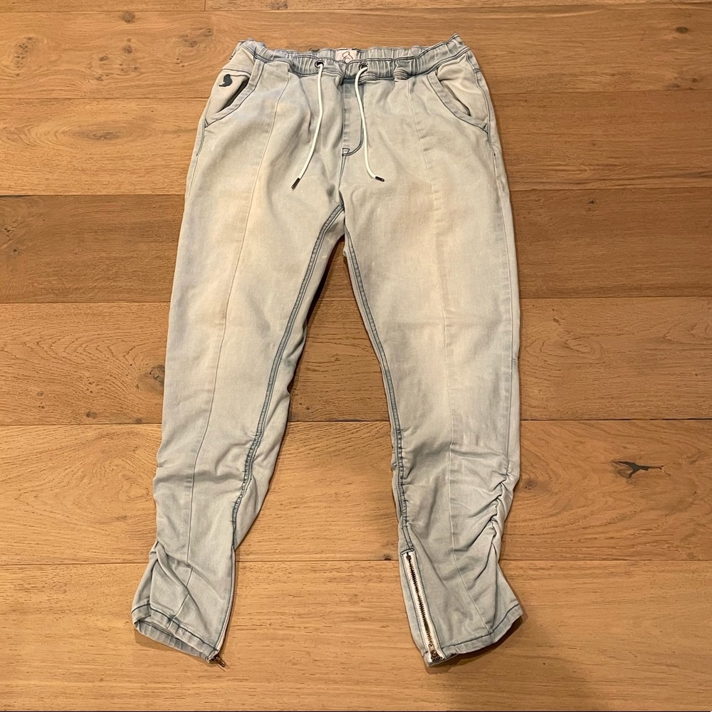 GUC Kuwallatee washed denim size Medium.